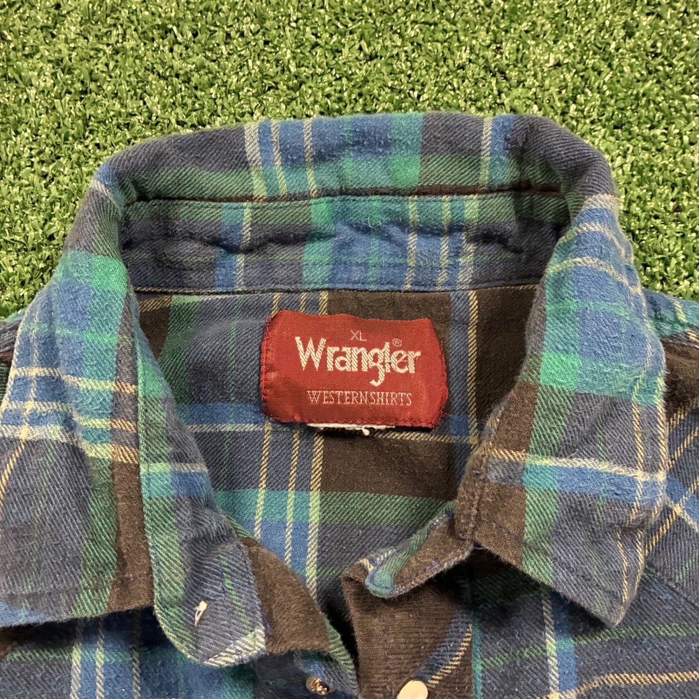 Vintage 90's Wrangler Pearlsnap Flannel Shirt - Picture 2 of 3